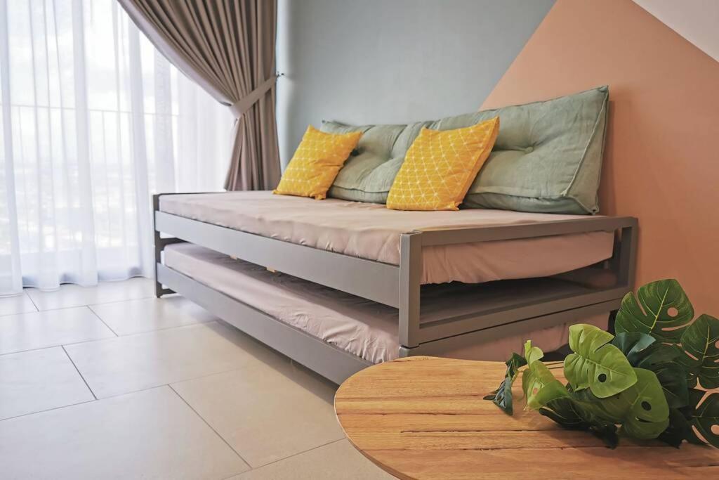 Astetica Pool & Lake View High Floor 100Mbps Wifi Netflix Seri Kembangan Exterior photo